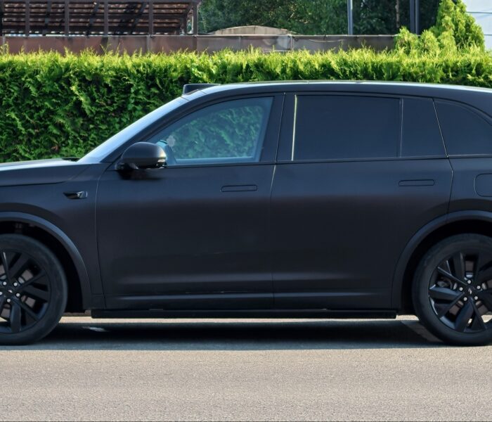 Li Auto L9 electric SUV for Li Auto stock analysis 2026