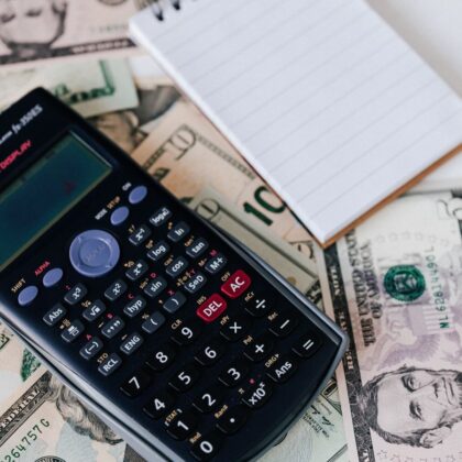 Finanzanalyse mit Kapitalrendite, Kapitalkosten und Wertschaffung als Symbol für Economic Value Added.