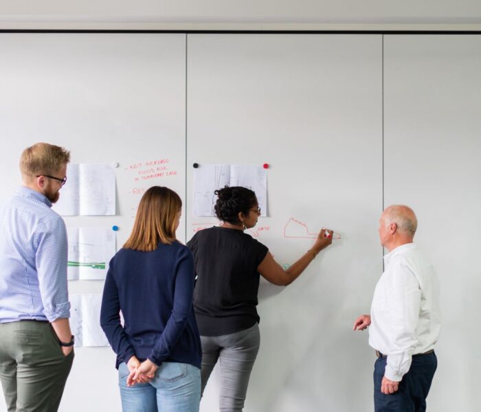 Industrielles Großprojekt als Symbol für Kundenanzahlungen, Working Capital, Auftragseingang und Projektfinanzierung.